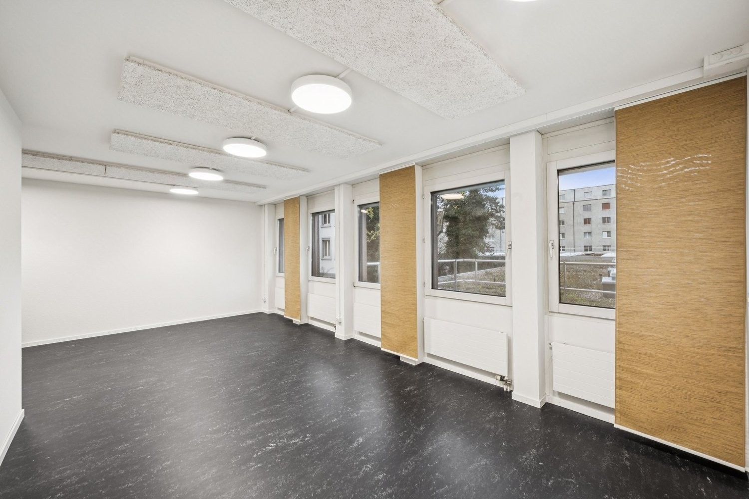 32m² office