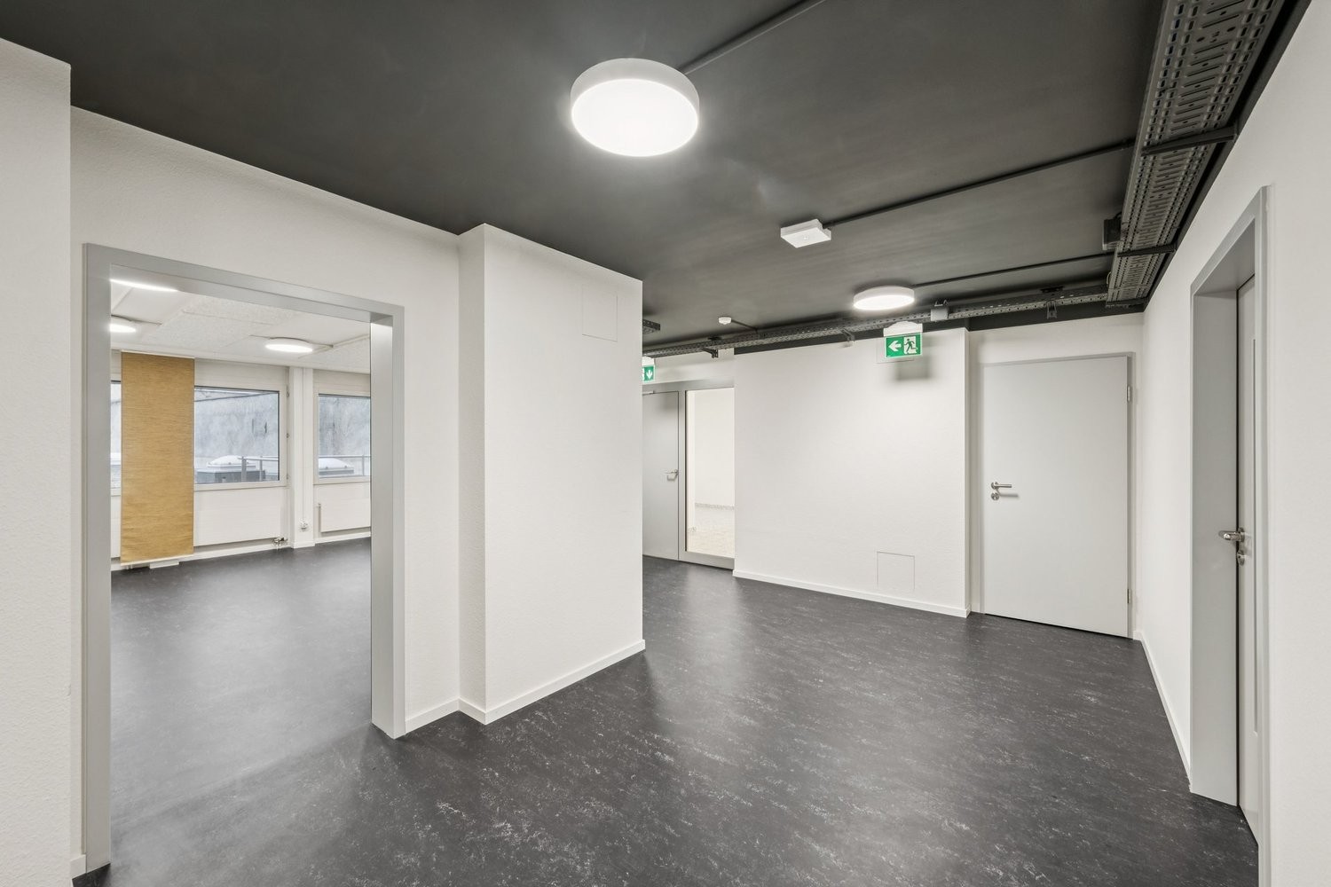 32m² office