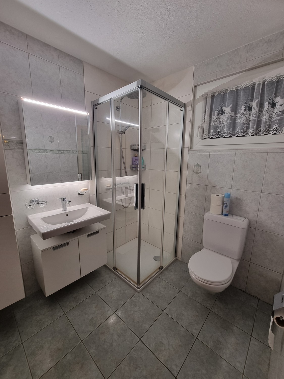 Chambre dans un appartement partagé