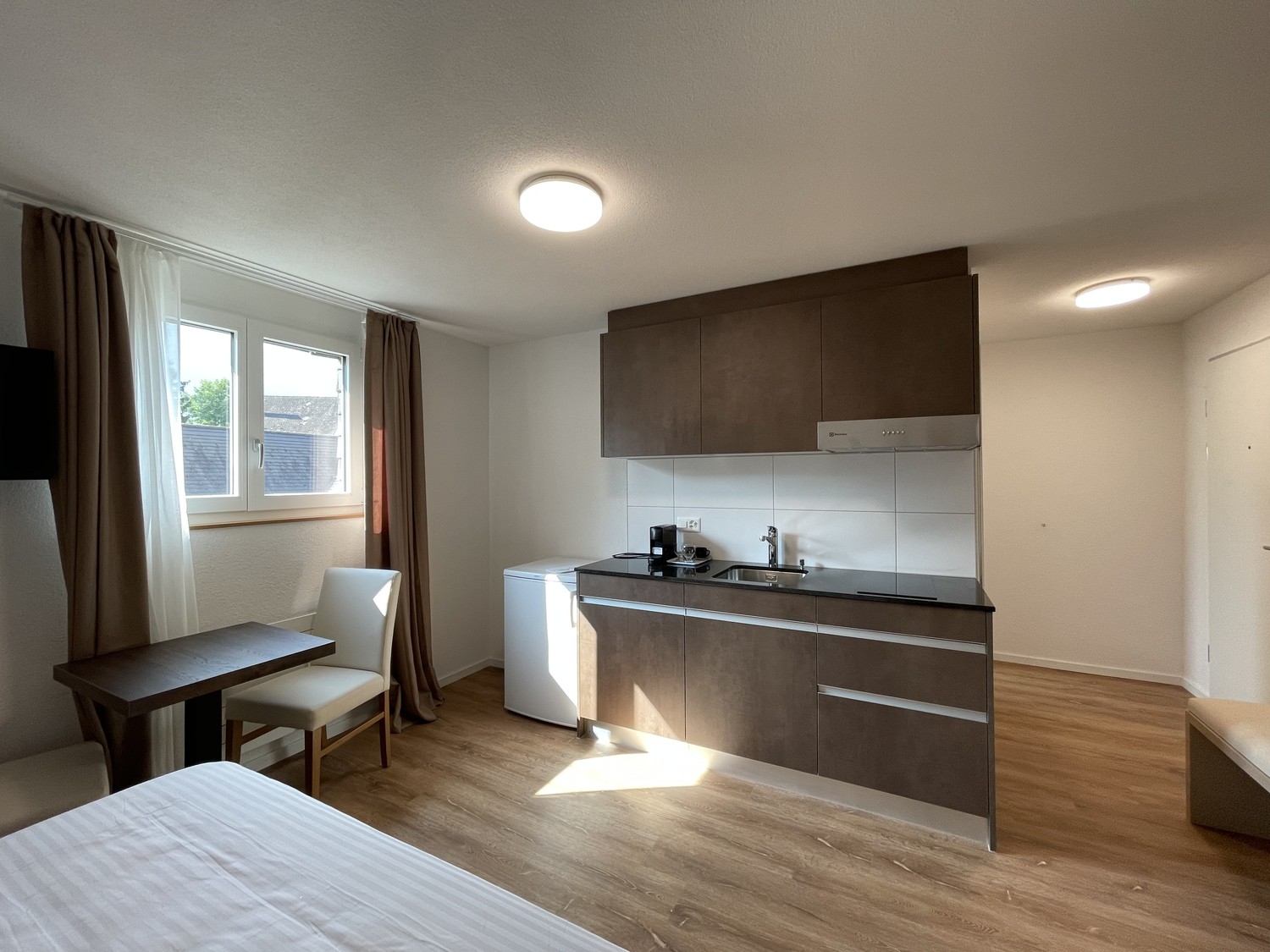 1 room furnished flat, Foto 2 von 4