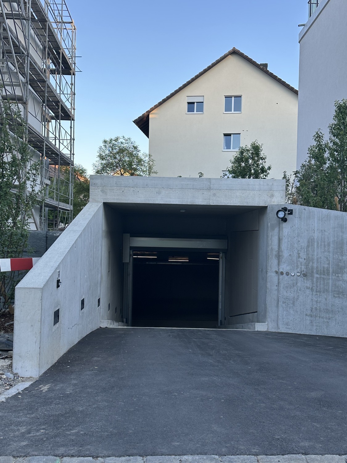 Underground slot, Foto 1 von 2