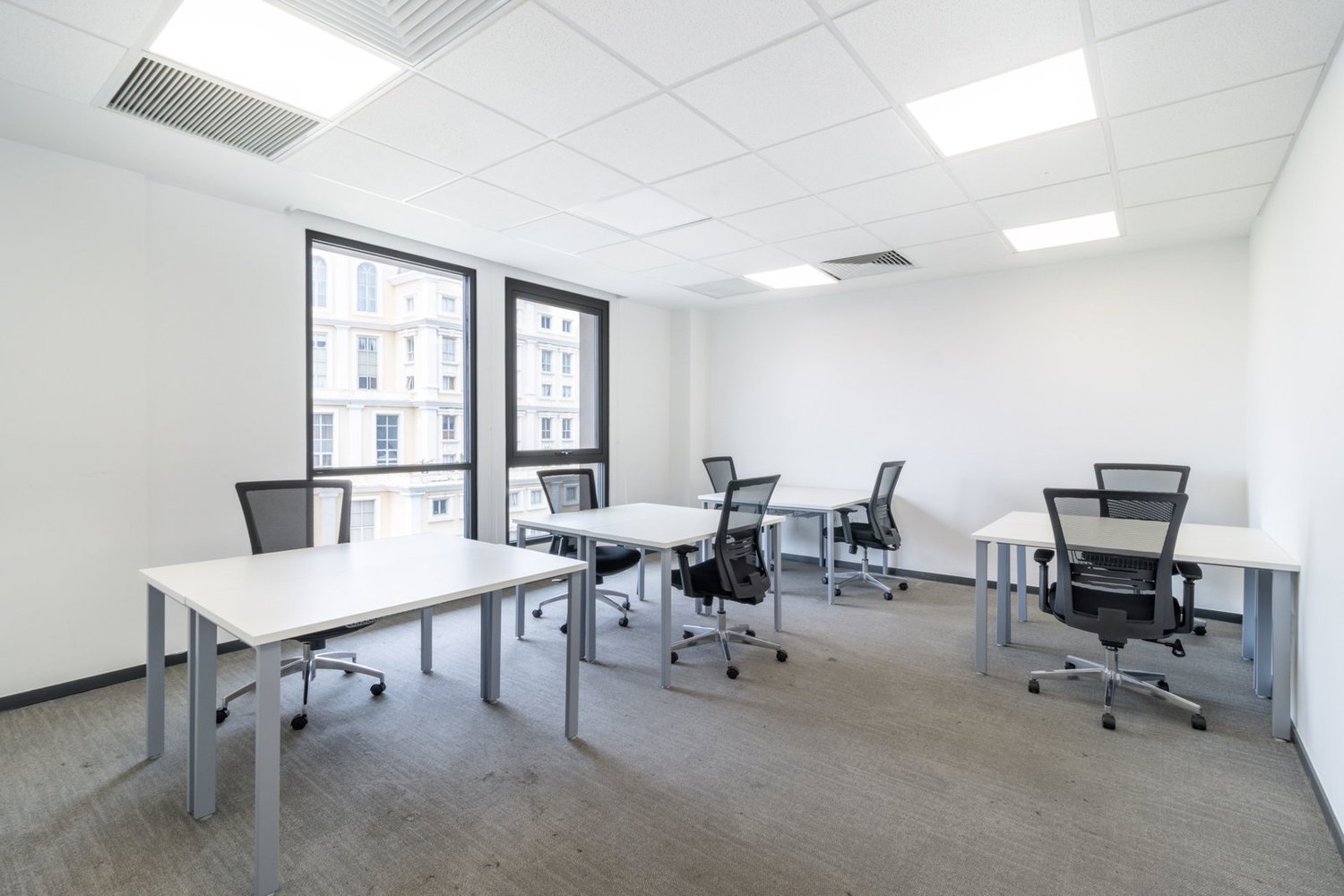 225m² office