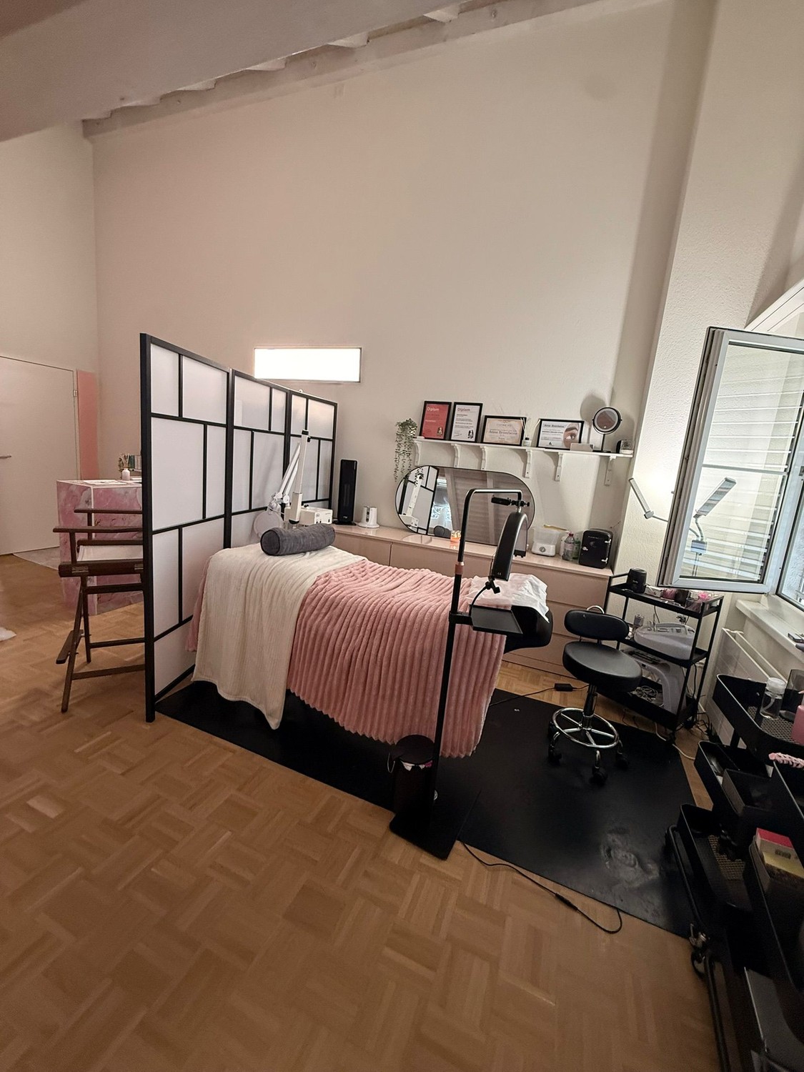 40m² commercial