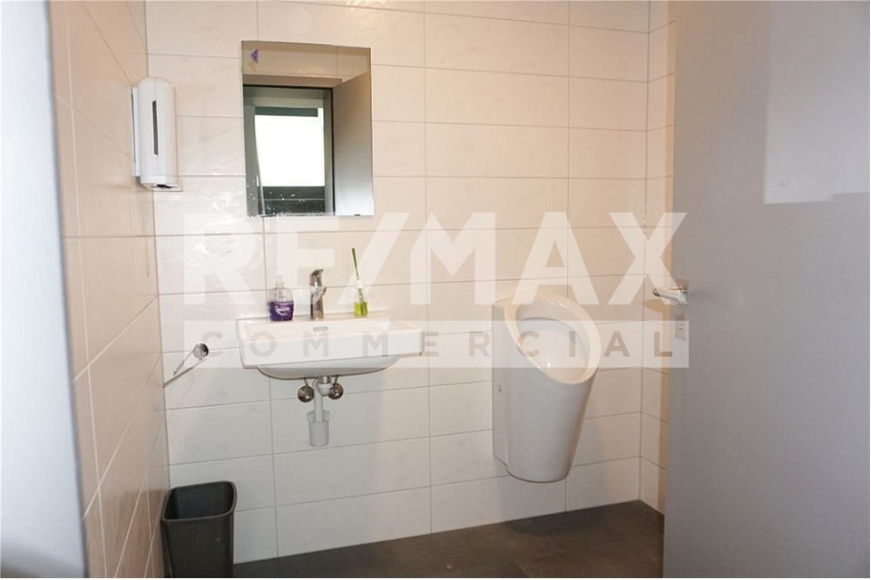 200m² commercial