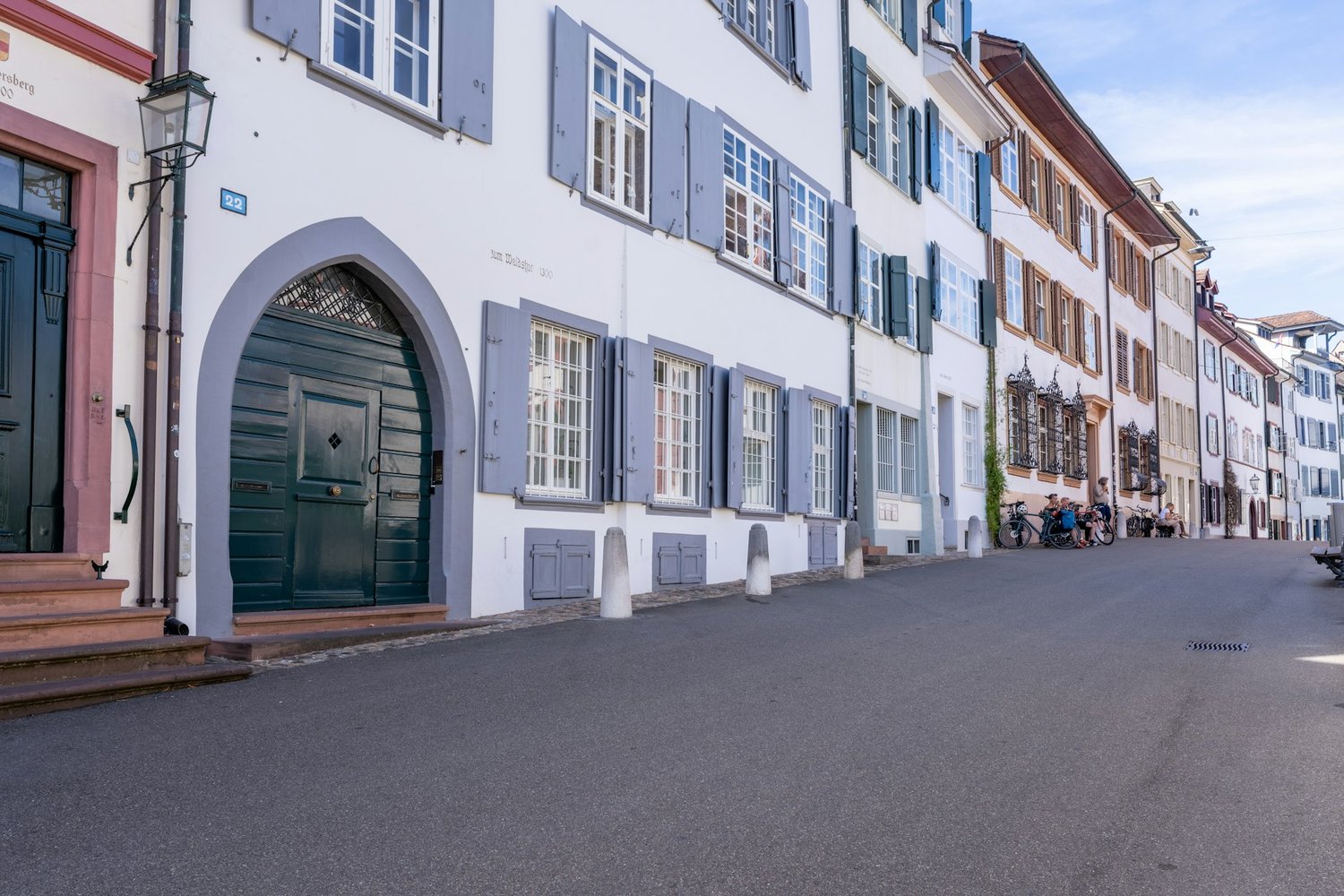 195m² office