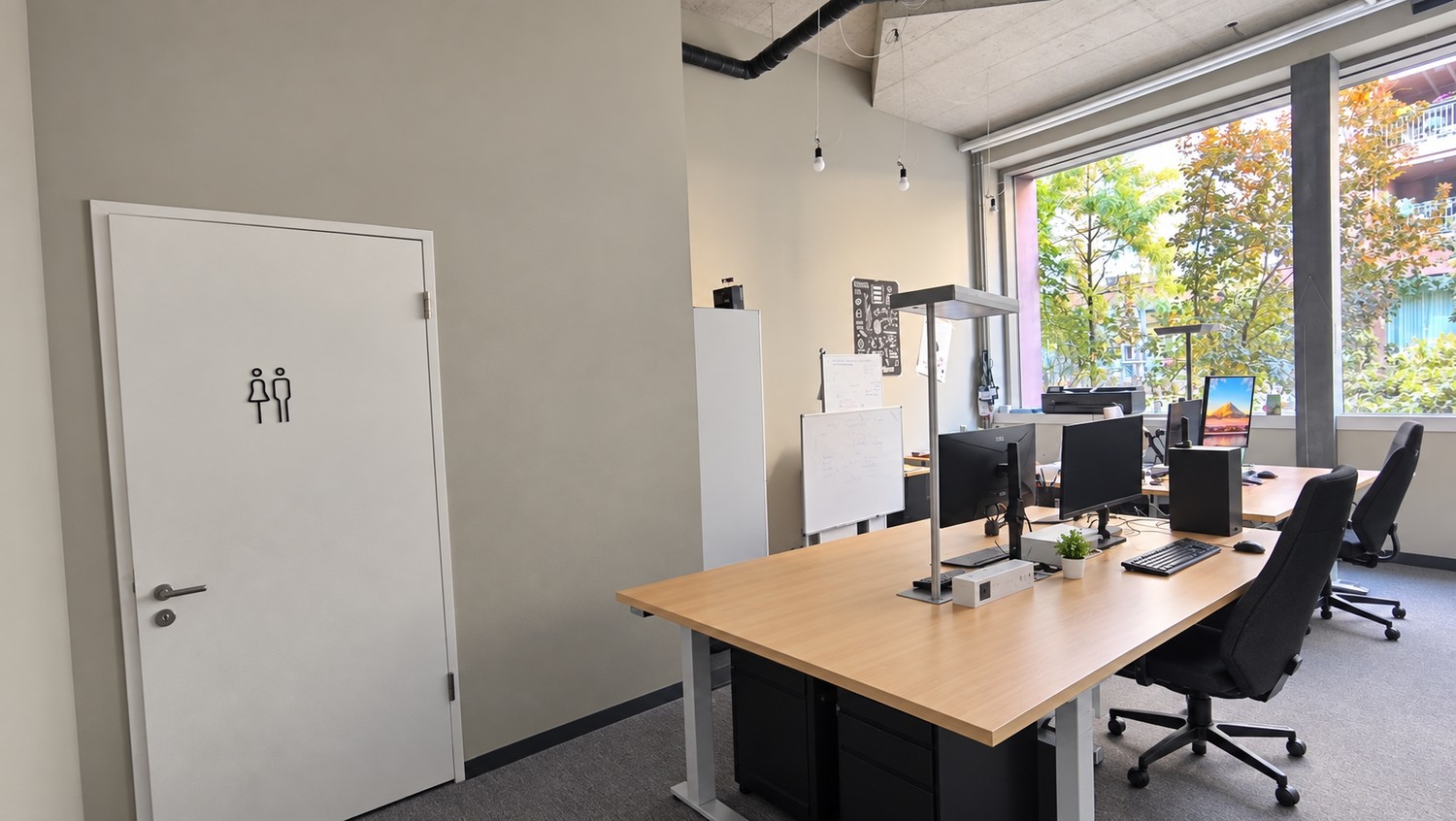 150m² commercial