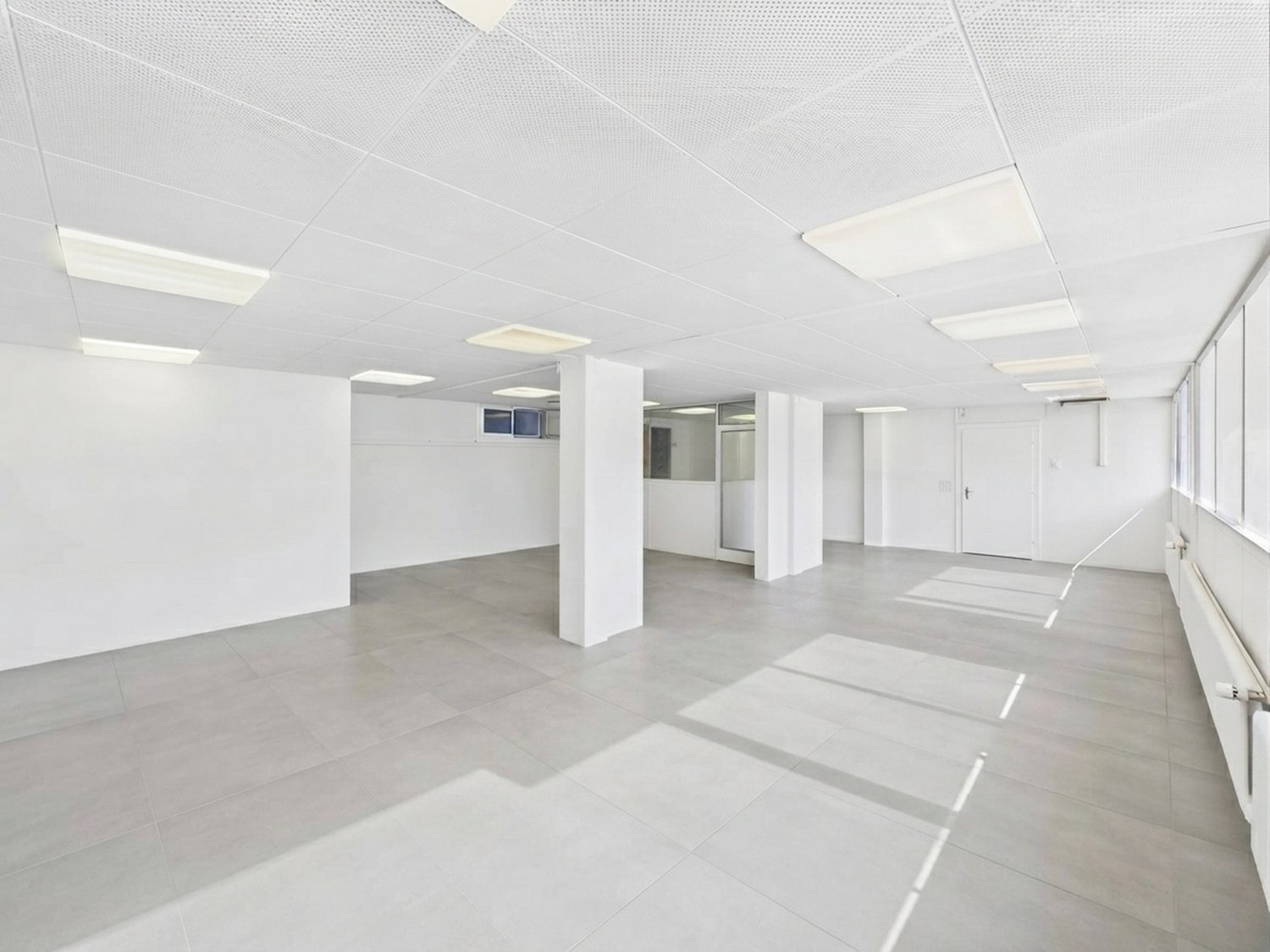 86m² commercial