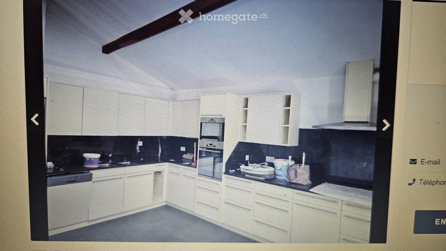 5 ½ Zimmer Wohnung
5 Min. mit dem Auto von Sion entfernt (weniger als 2 km) in einem ruhigen und angenehmen Viertel, befindet sich diese 5.5-Zimmer-Wohnung auf 2 Etagen in einem Dorfhaus mit drei Wohneinheiten. Privater, blühender und bewaldeter Garten mit Rasen und Gemüseecke
Keller. 2 Parkplätze, Foto 1 von 5
