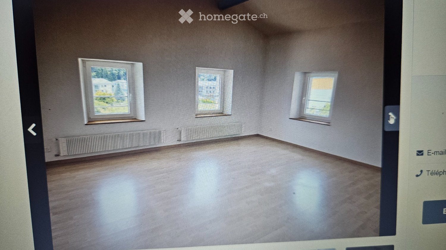 5 ½ Zimmer Wohnung
5 Min. mit dem Auto von Sion entfernt (weniger als 2 km) in einem ruhigen und angenehmen Viertel, befindet sich diese 5.5-Zimmer-Wohnung auf 2 Etagen in einem Dorfhaus mit drei Wohneinheiten. Privater, blühender und bewaldeter Garten mit Rasen und Gemüseecke
Keller. 2 Parkplätze, Foto 3 von 5