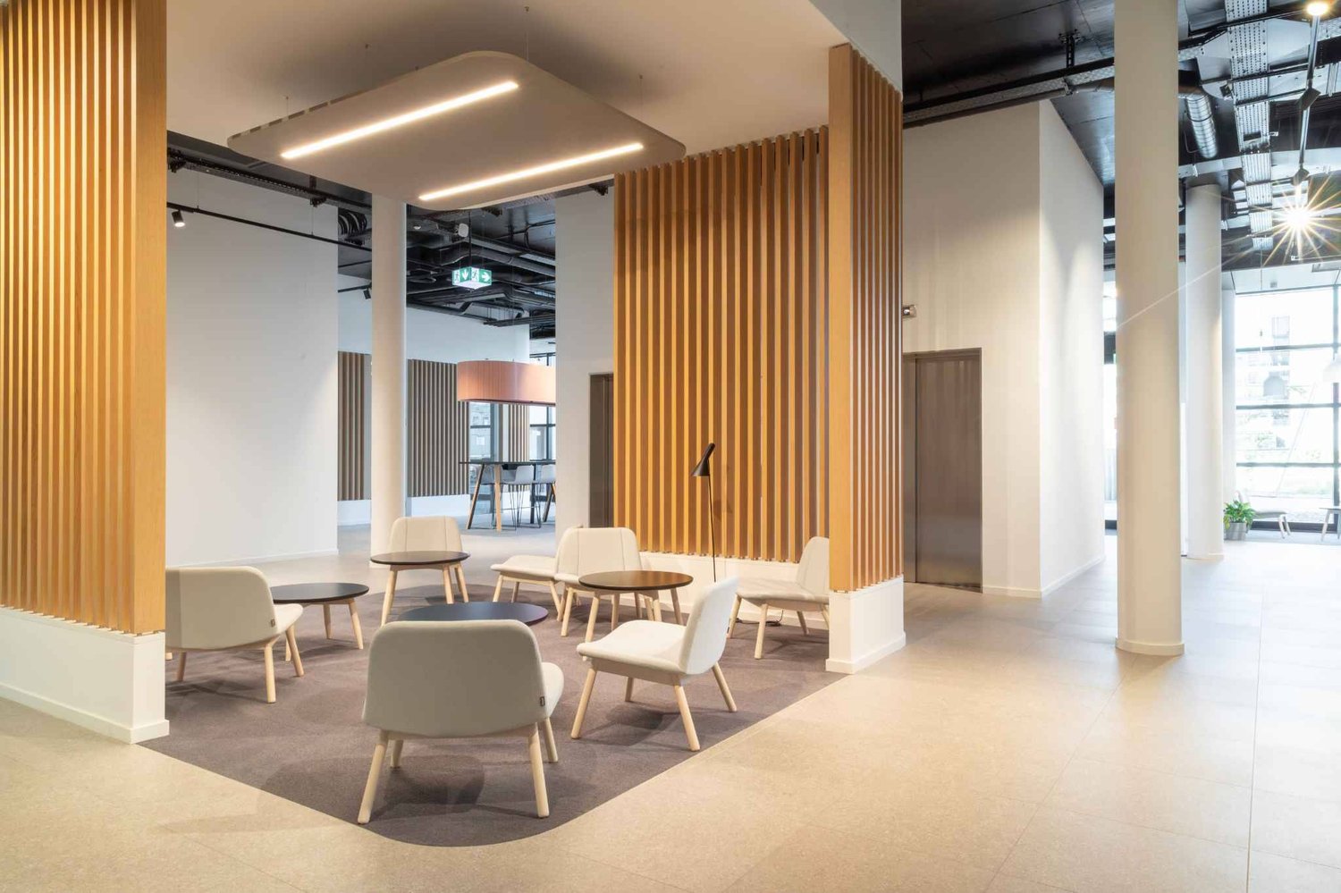 2051m² Büro, Foto 7 von 10