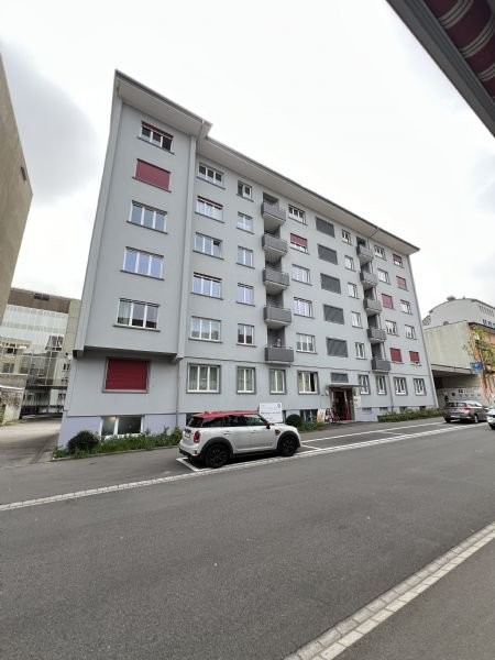 6 rooms apartment