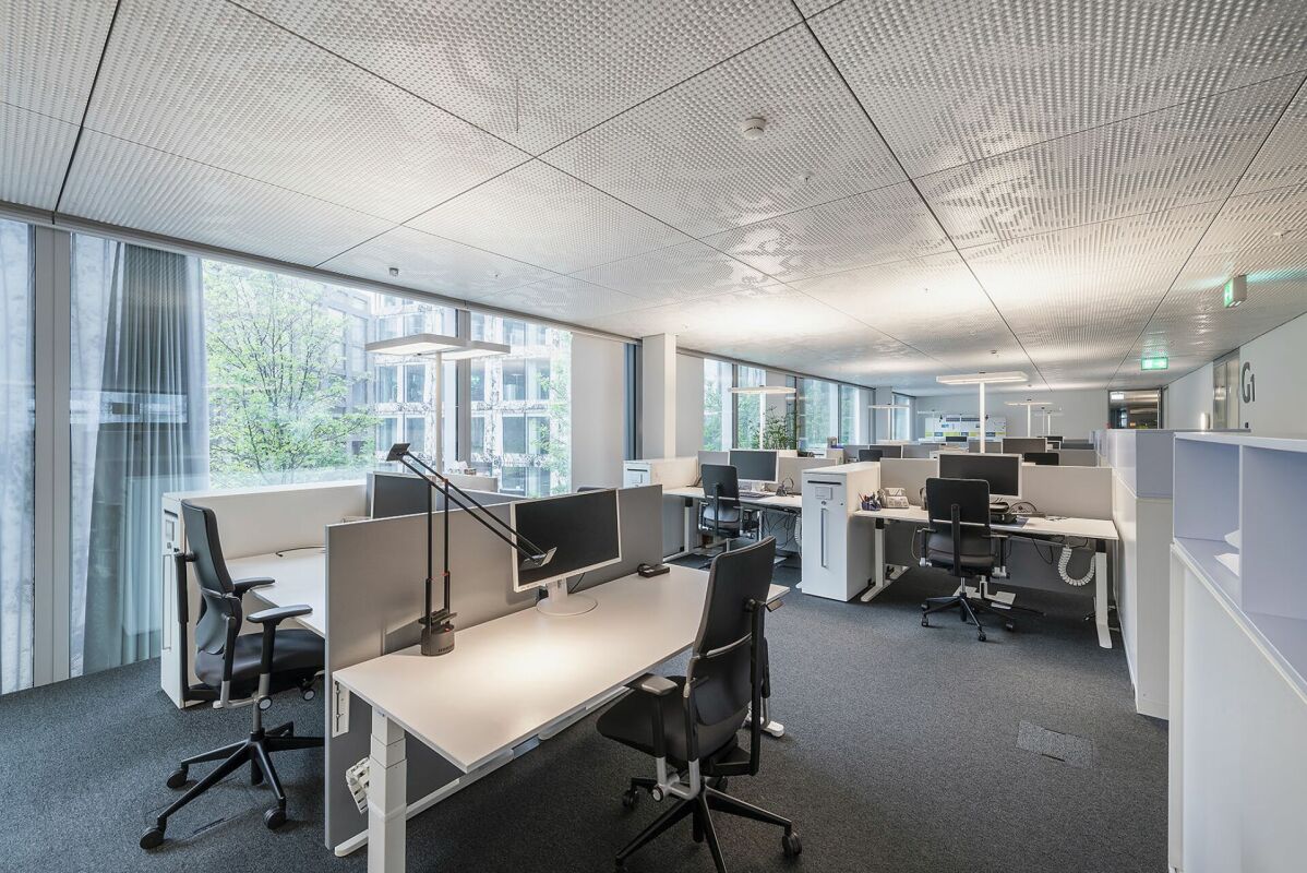 600m² office