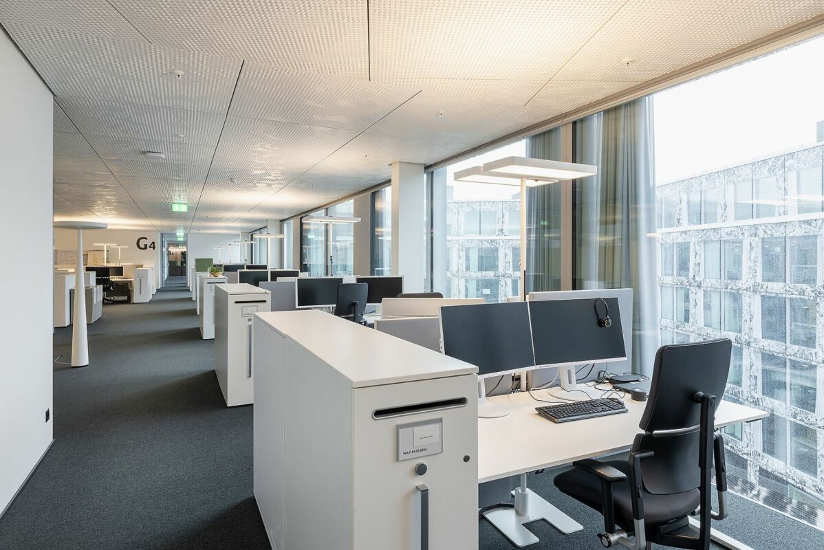 600m² office