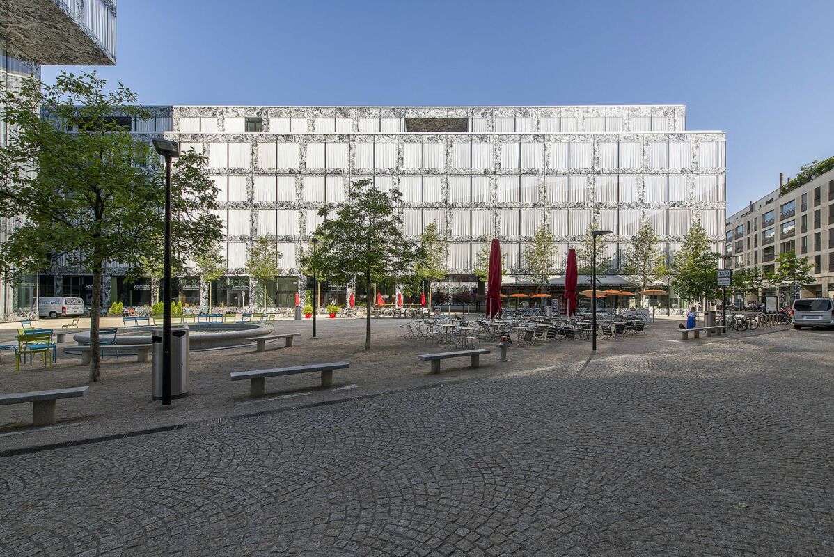 600m² office