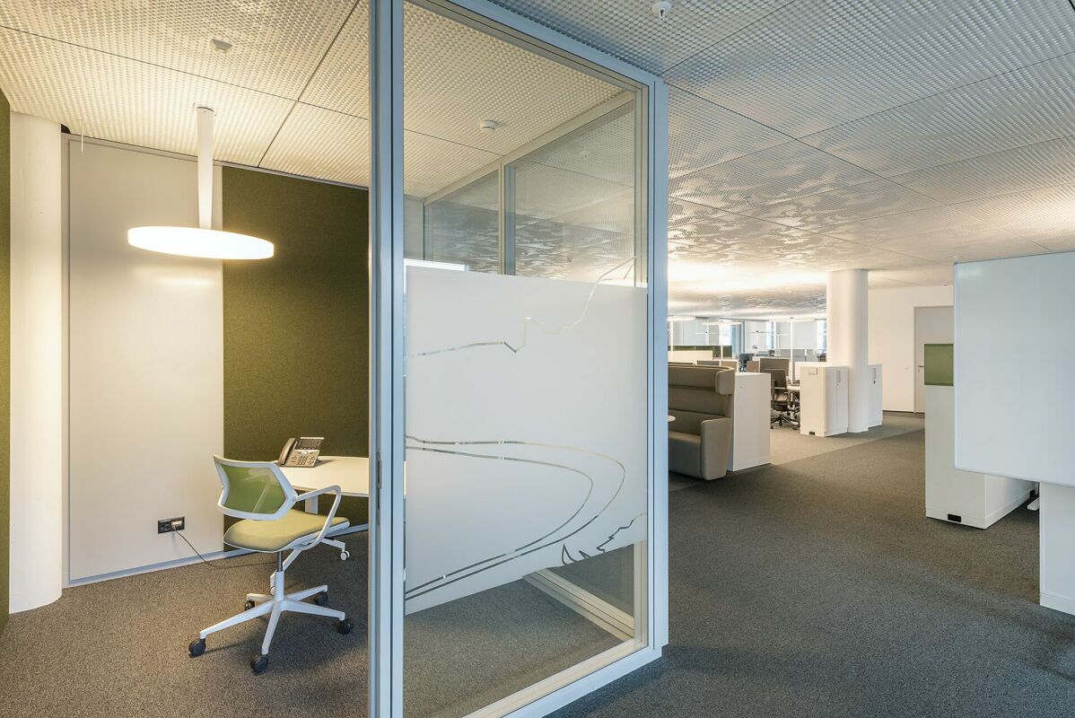 600m² office