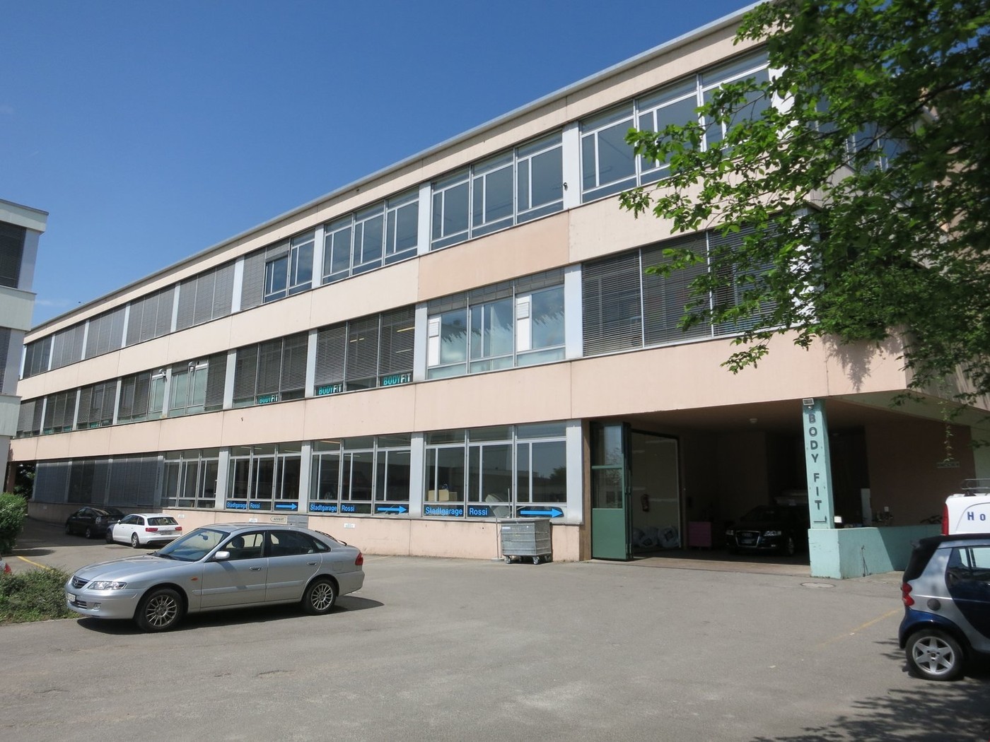 121m² commerciale, foto 3 di 3