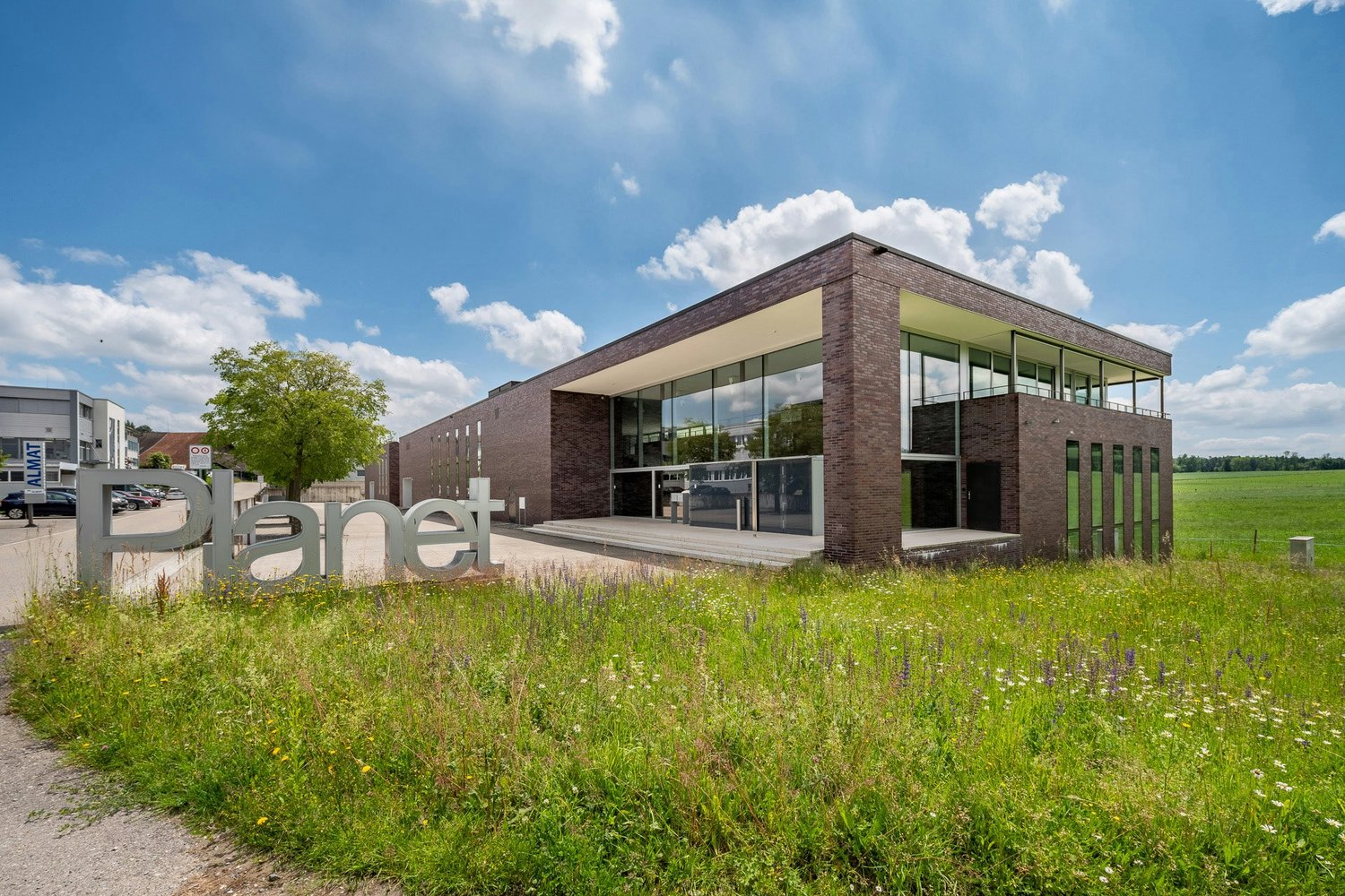 4945m² commercial