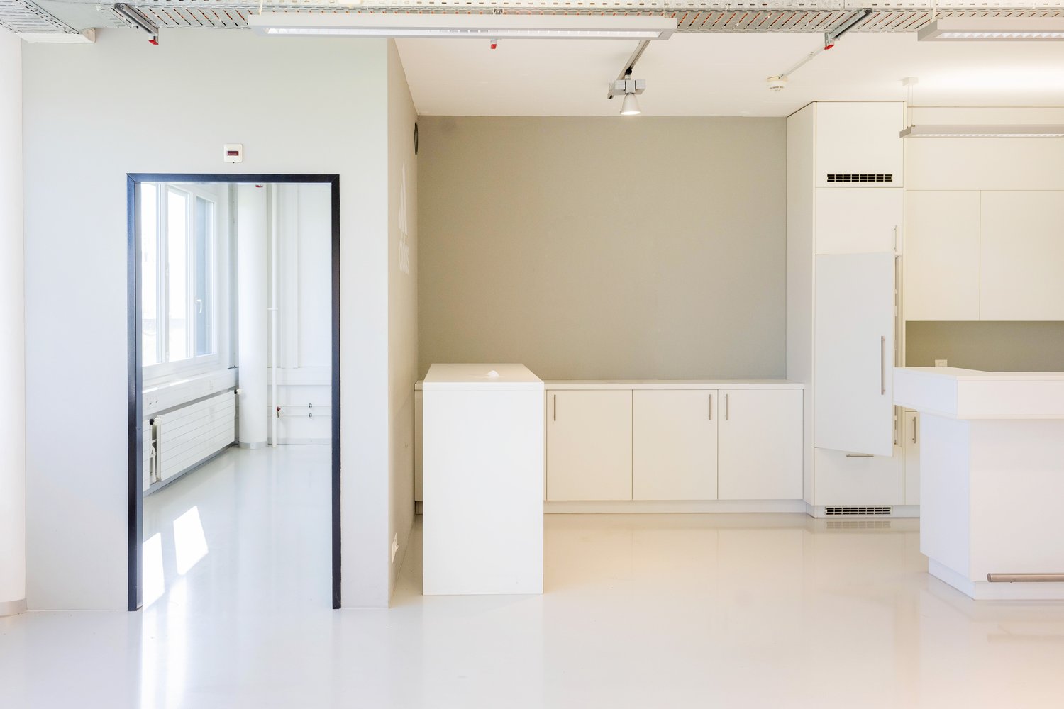 48m² office