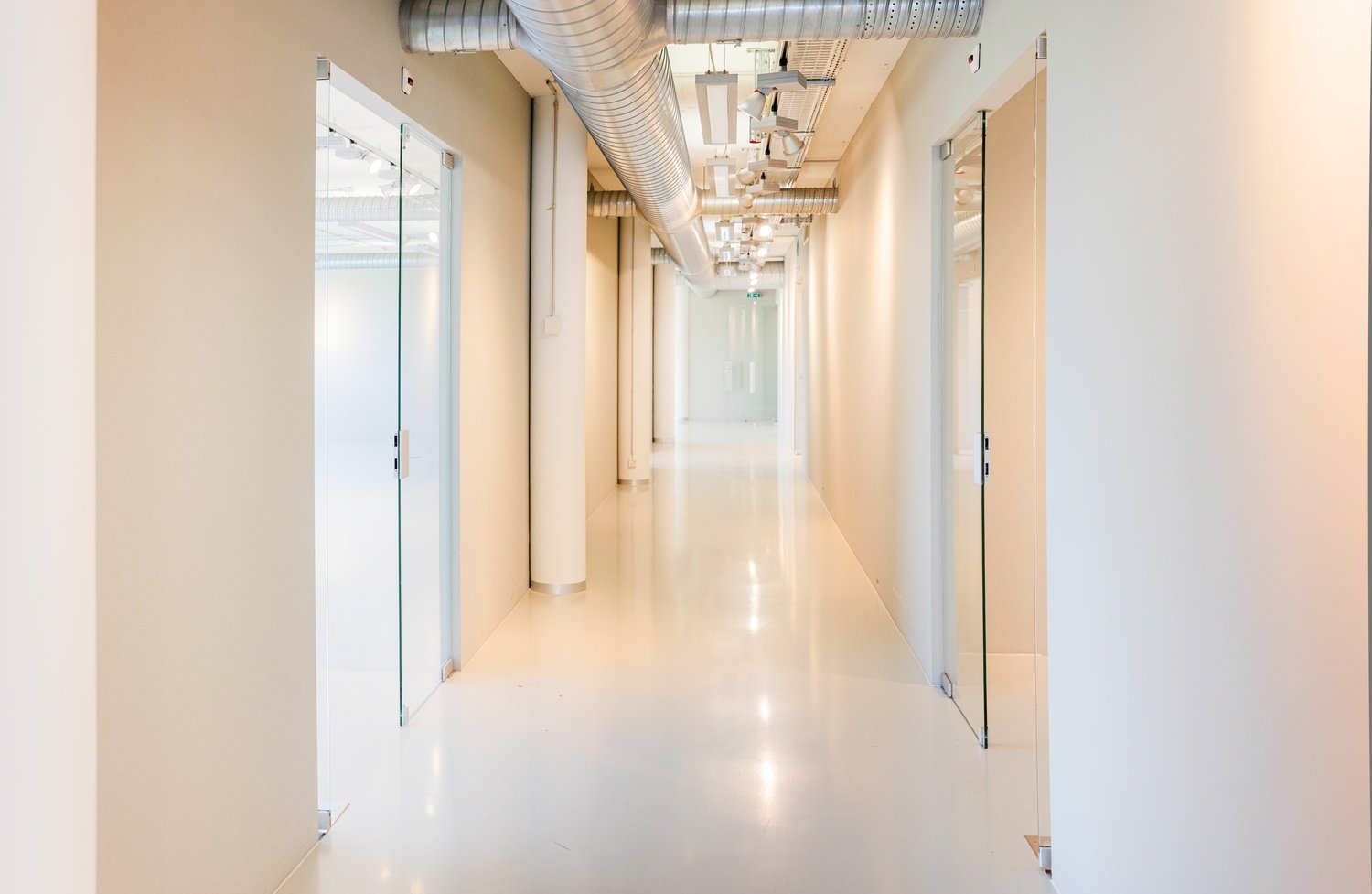 48m² office