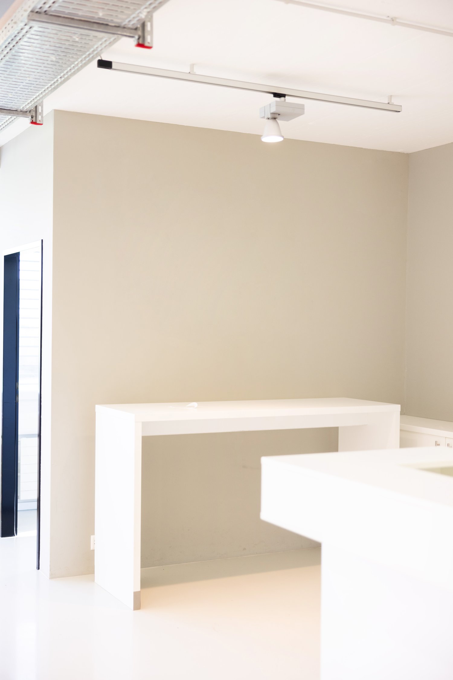 48m² office