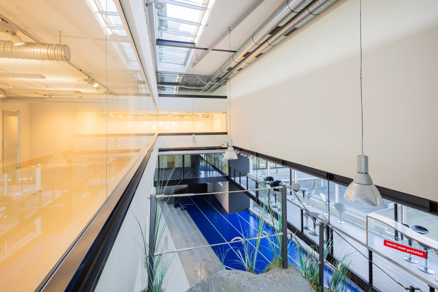48m² office