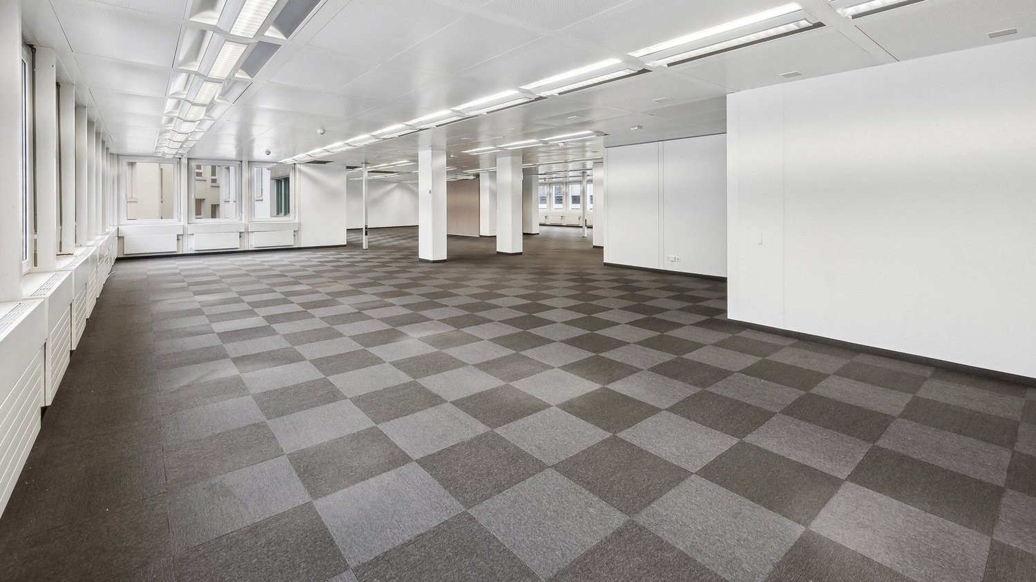 140m² office