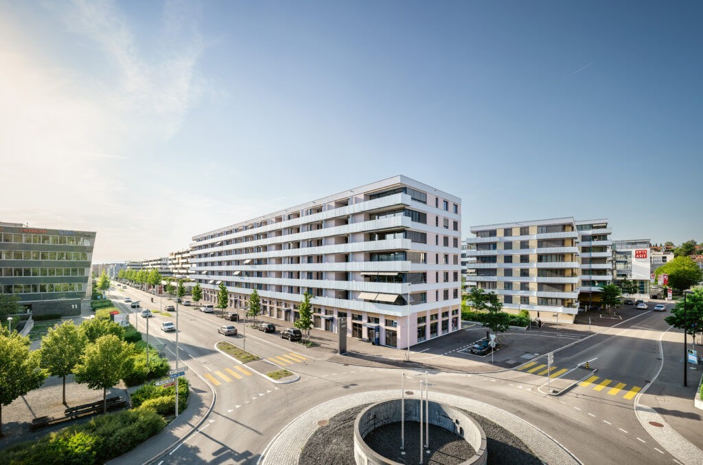 600m² shop