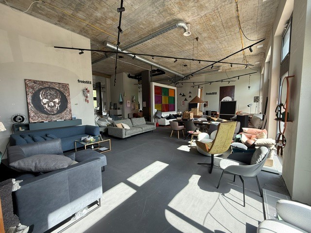600m² shop