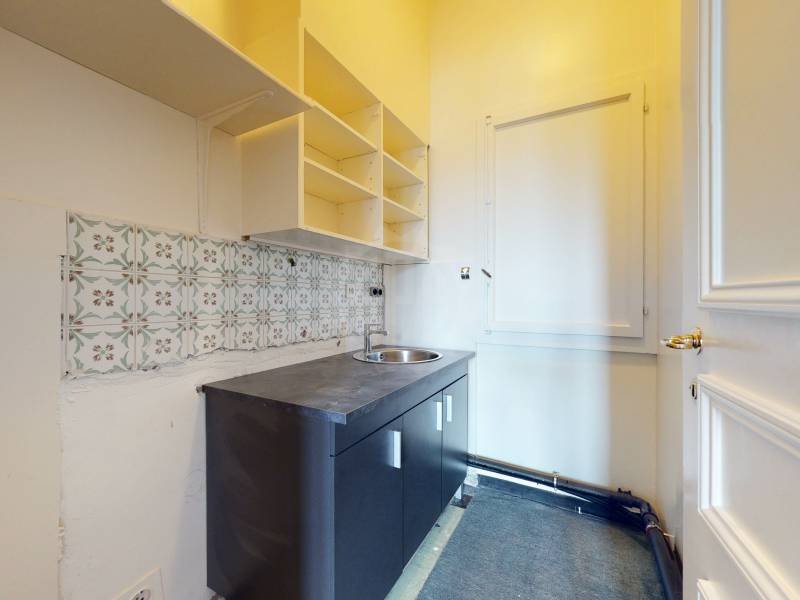 23m² office