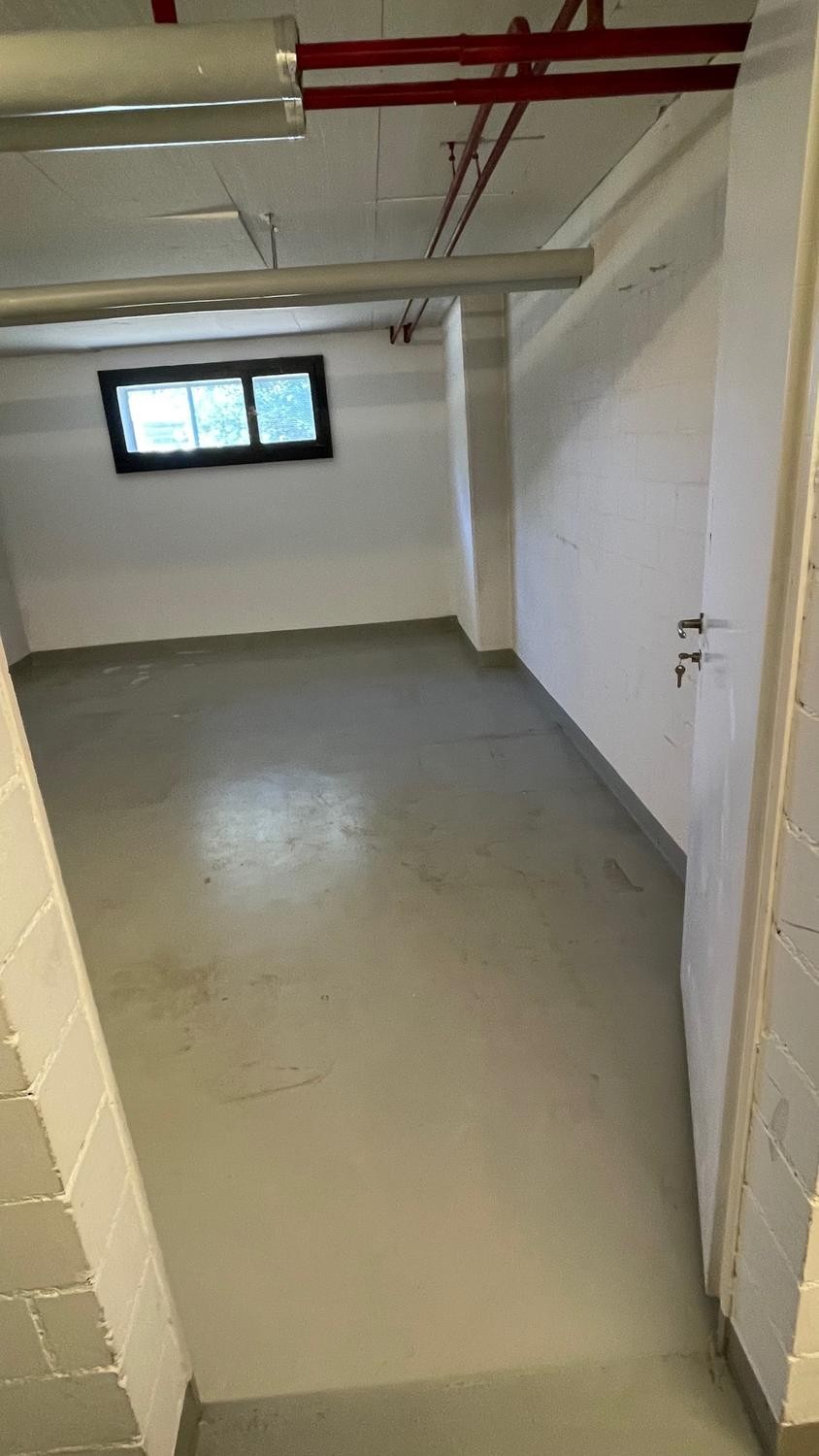 14m² office