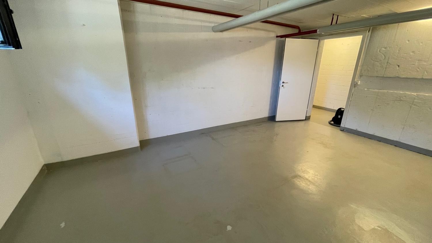 14m² office