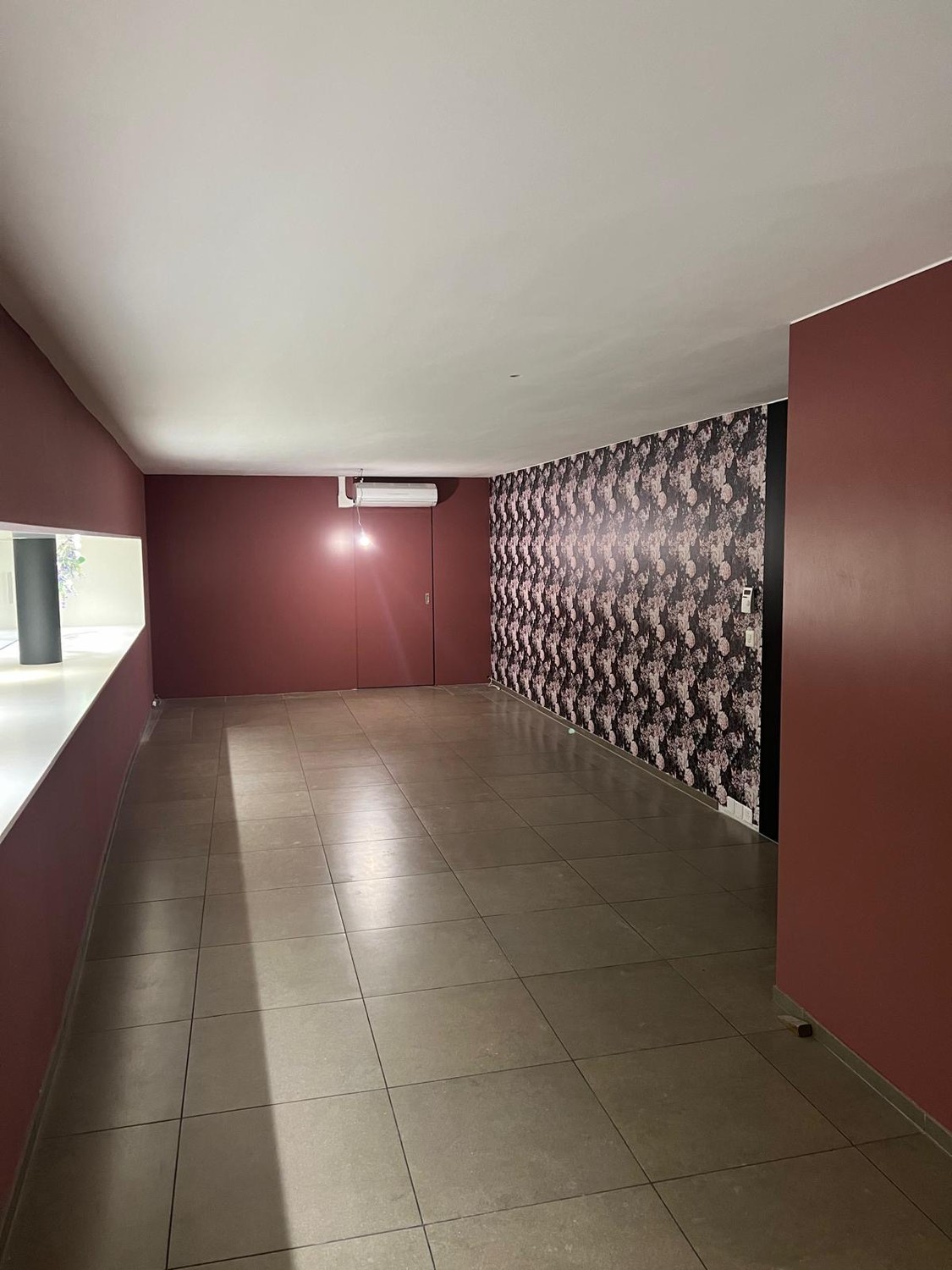 60m² commercial