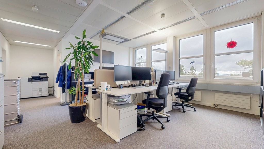 150m² office