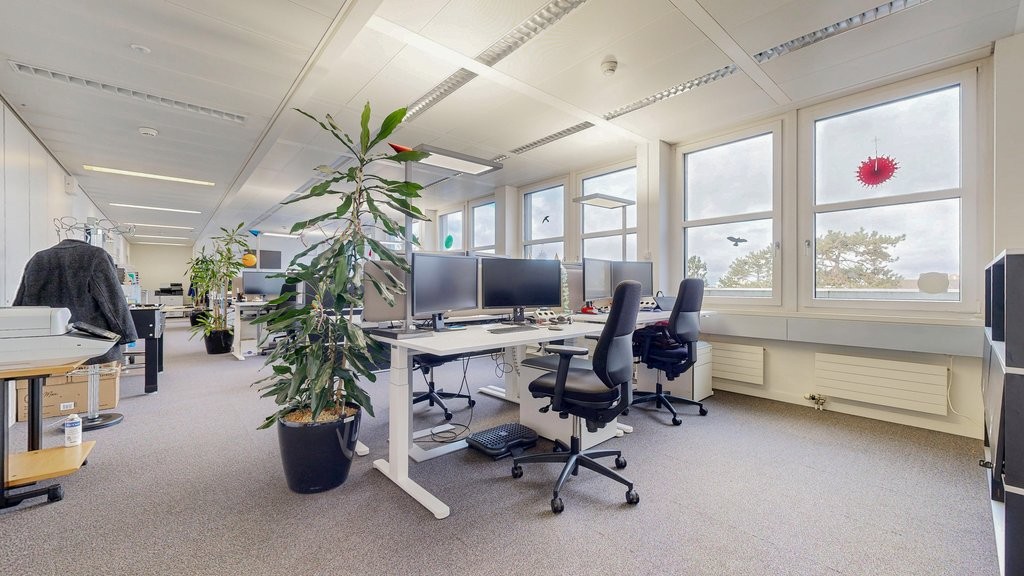 150m² office