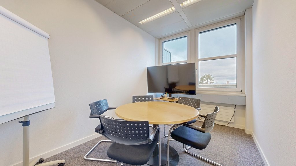 150m² office