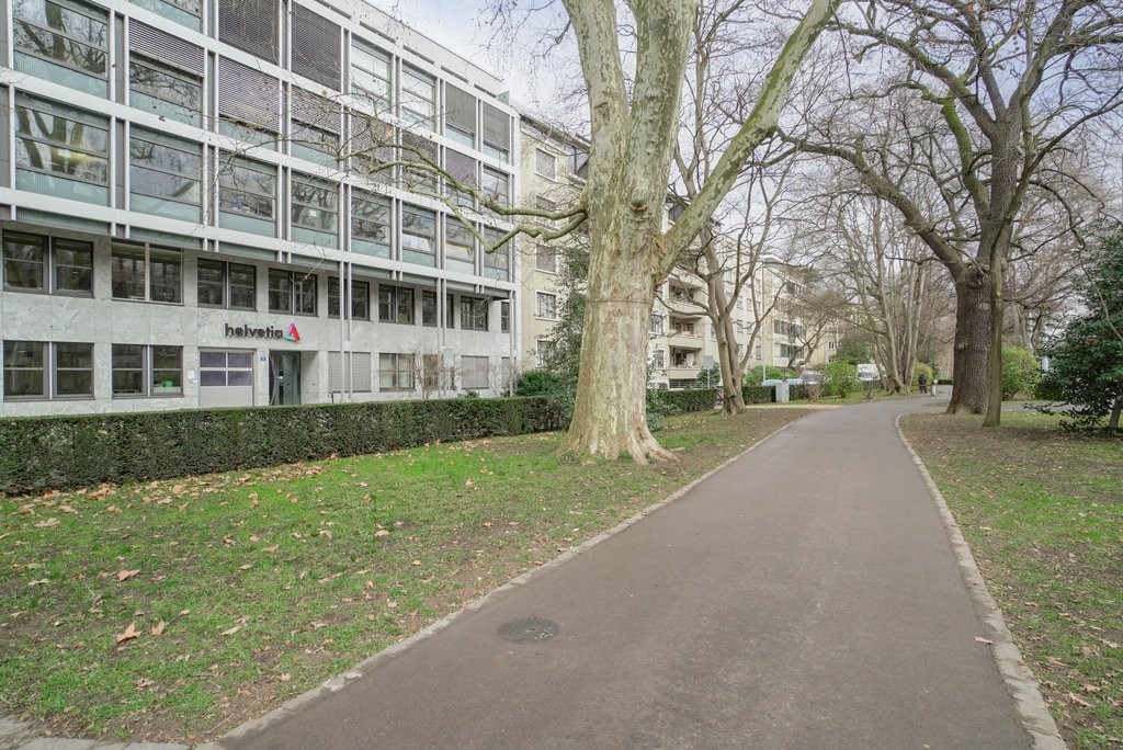 150m² office