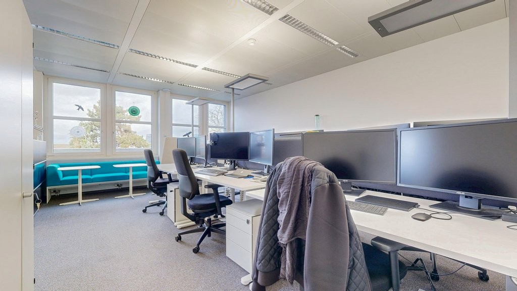 150m² office