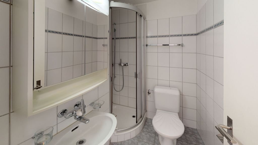 5 rooms apartment