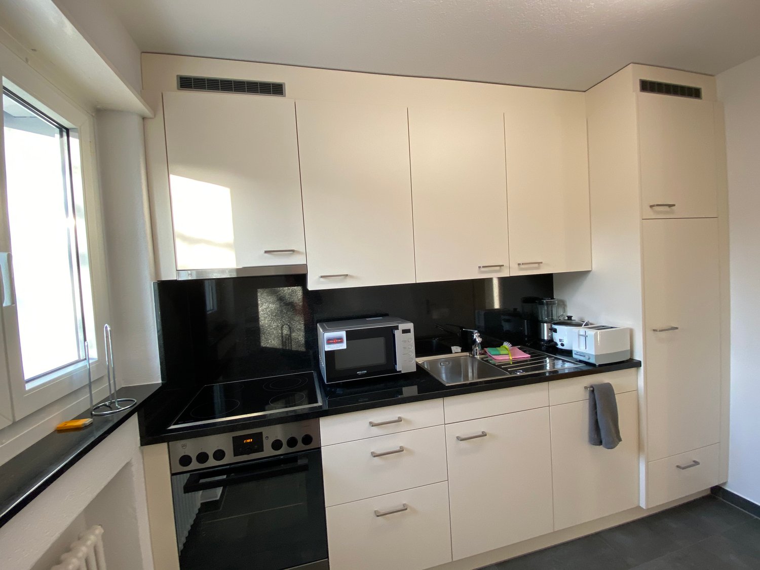Möblierte 2 ½ Zimmer Wohnung