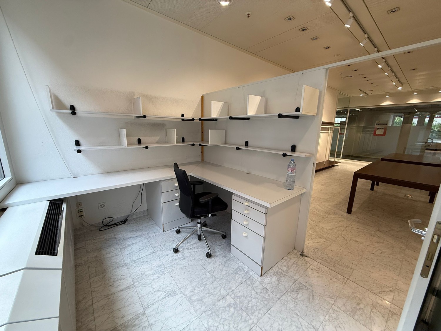 60m² commercial, photo 2 of 3