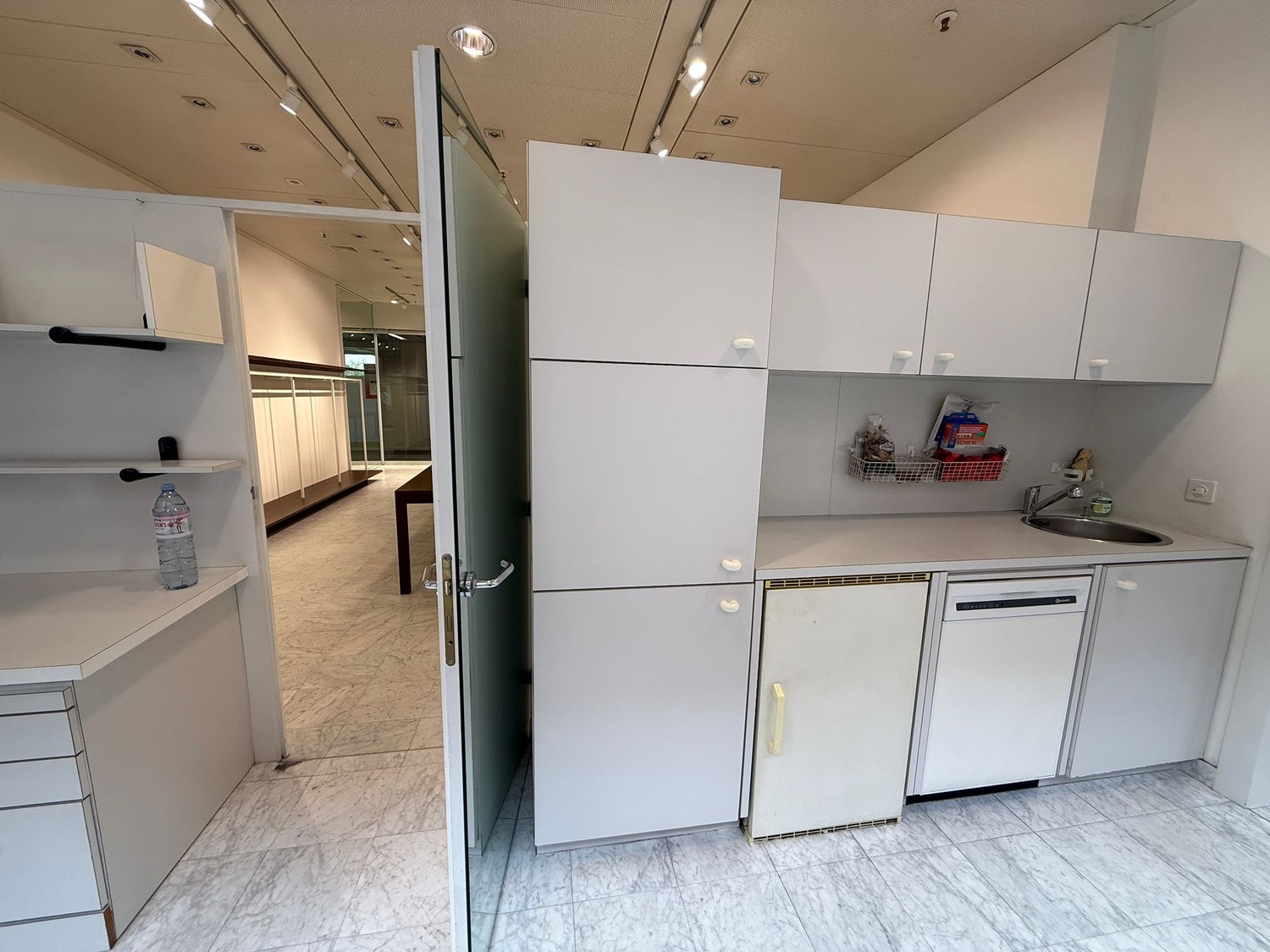 60m² commercial, photo 3 of 3