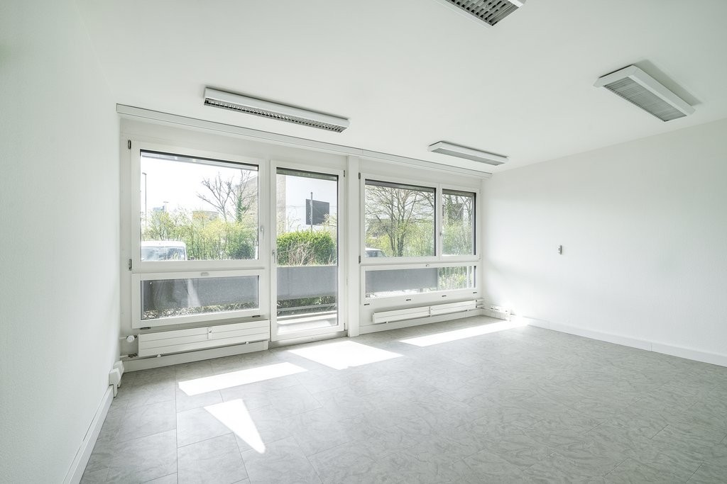226m² office