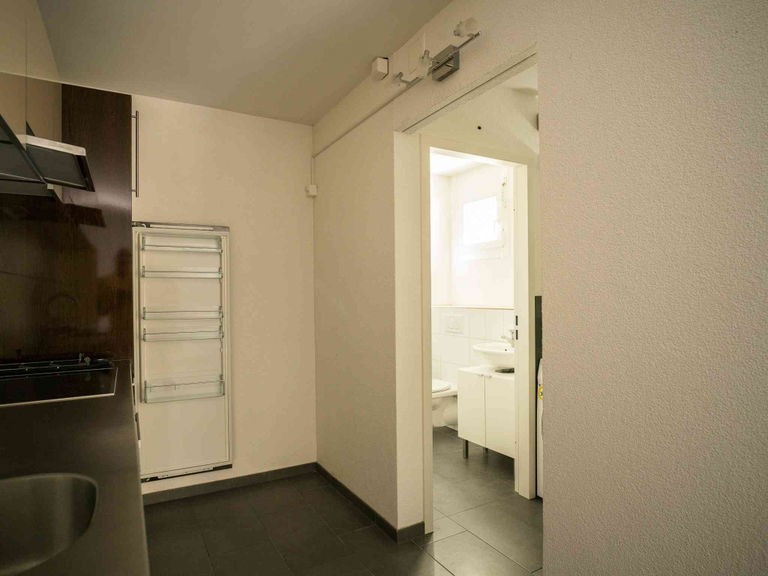 73m² commercial