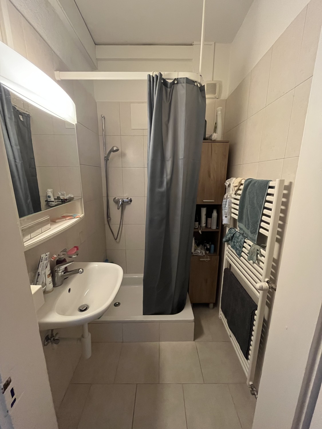 Chambre dans un appartement partagé