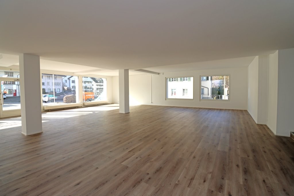 235m² commercial, Foto 1 von 10