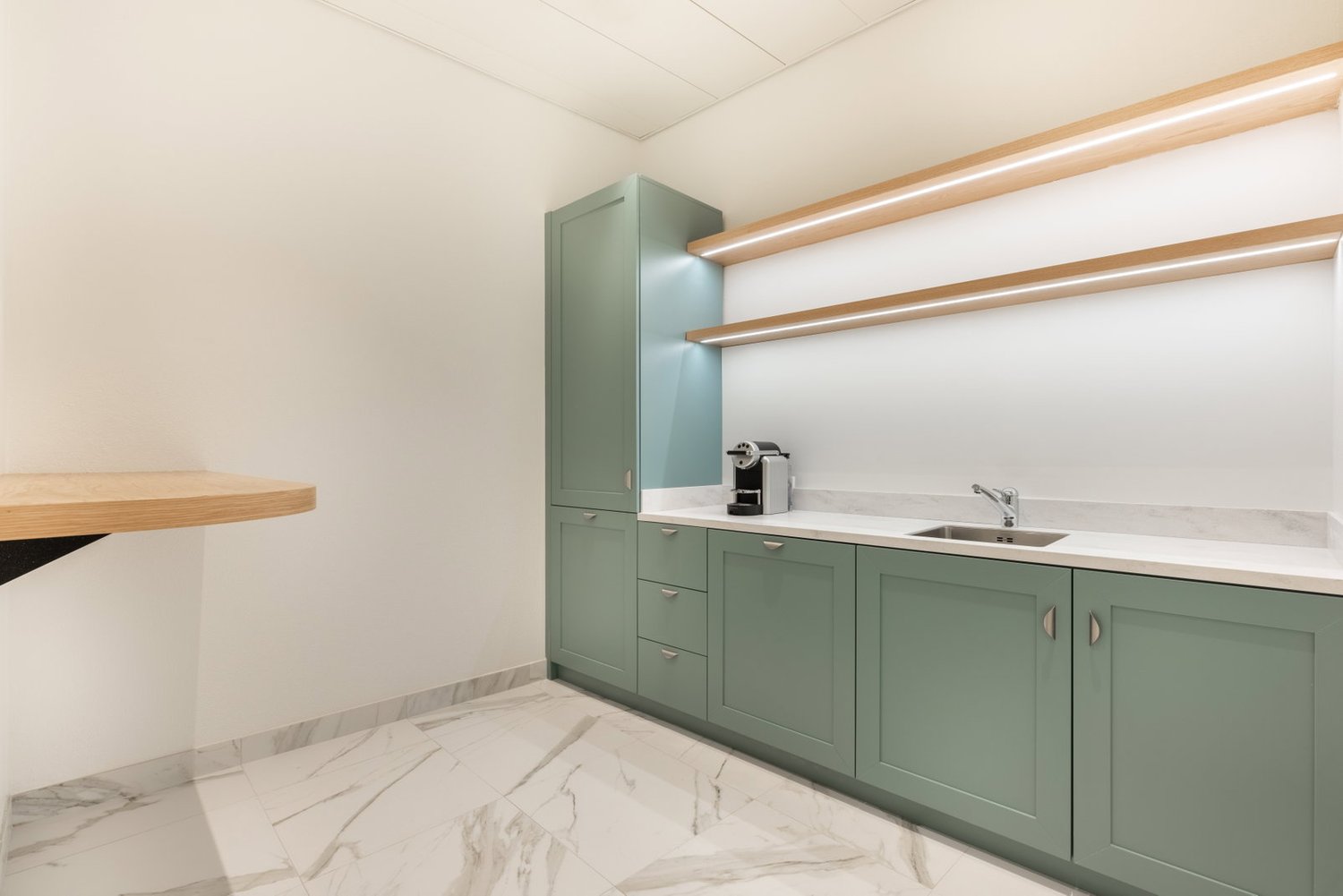 110m² office