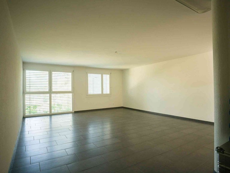 70m² commercial