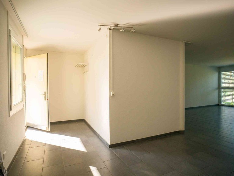 70m² commercial