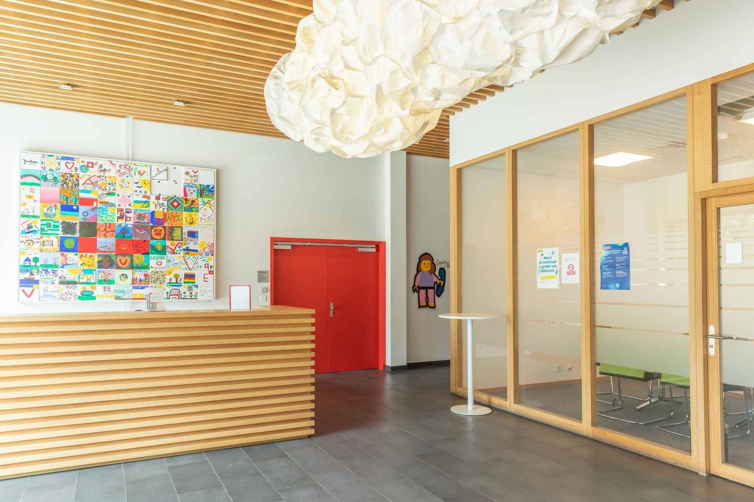 467m² office