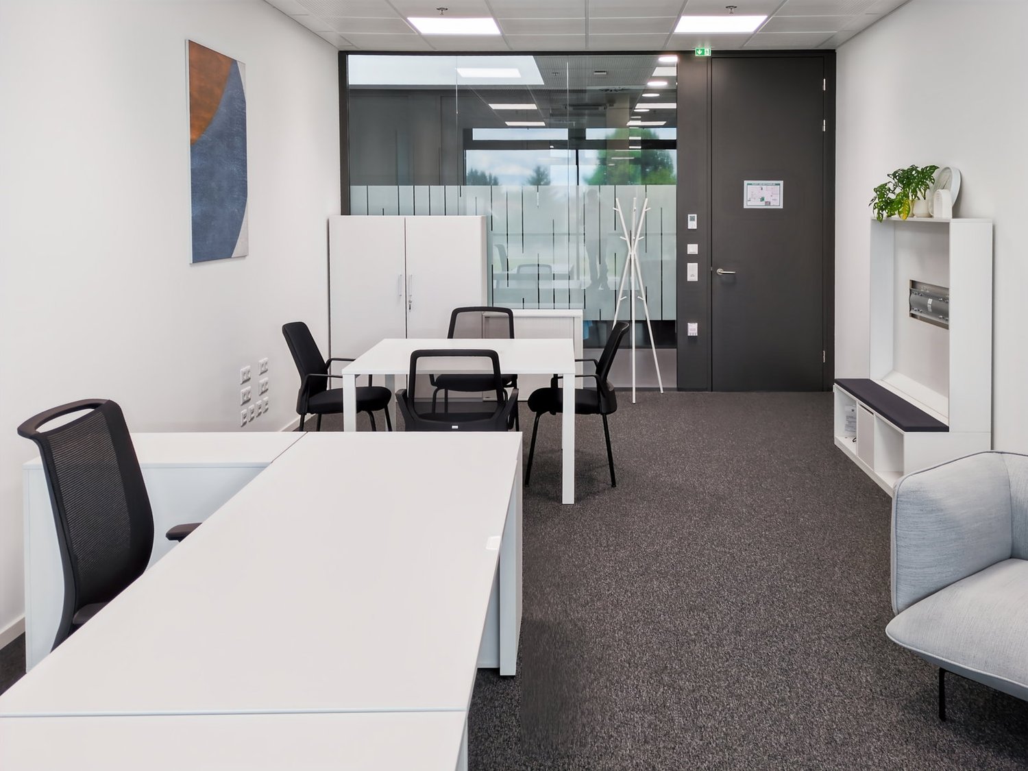 220m² office